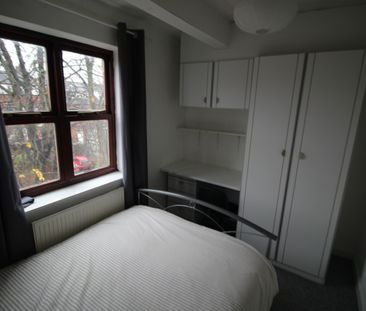 2 Bedroom Apartment - Photo 3