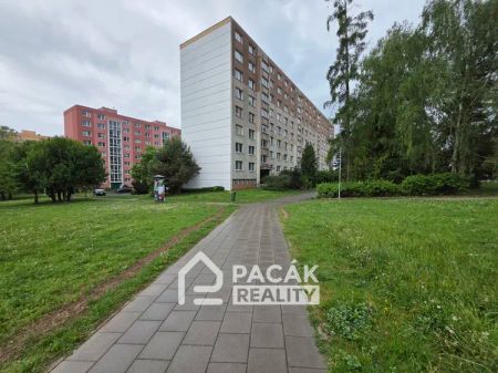 Pronájem bytu 2+1 v Olomouci blízko fakultní nemocnice, ul. I.P. Pavlova - Fotografie 2
