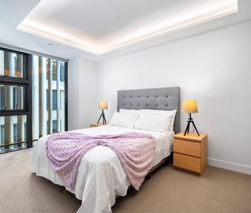 Stunning apartment by Idyllic harbour and opera house view - Photo 5