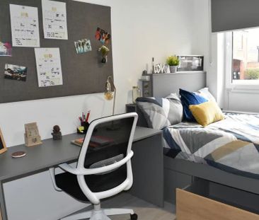 Studio Silver - Photo 2