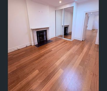 Sun drenched sandstone cottage in prime location - Photo 5