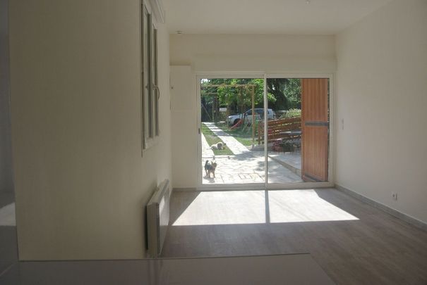 Location Appartement 1 pièce 20m² STE GENEVIEVE DES BOIS 91700 - Photo 1