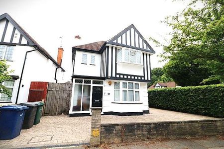 4 bedroom detached house to rent - Photo 3