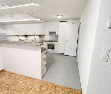 Renovierte 4.5-Zimmer-Wohnung mit Balkon & Garage inkl. - Photo 5