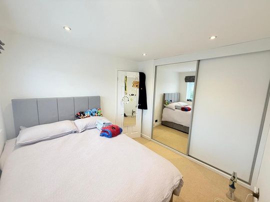 3 bedroom semi-detached house to rent - Photo 1