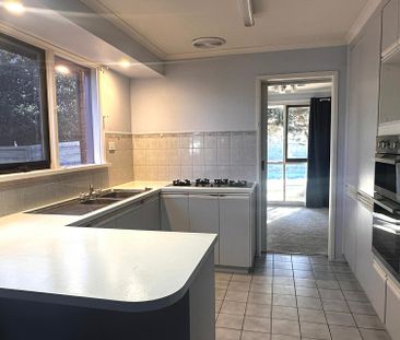 2 Jade Court, Hampton Park VIC - Photo 4