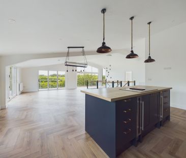 Four bed end of terrace house to rent in Boyton, Launceston, PL15 - Photo 3