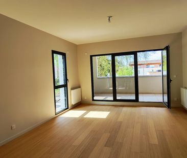 Location Appartement 2 pièces 55m² POITIERS 86000 - Photo 1