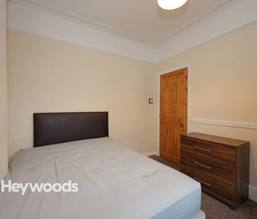 4 bedroom terraced house to rent - Photo 6