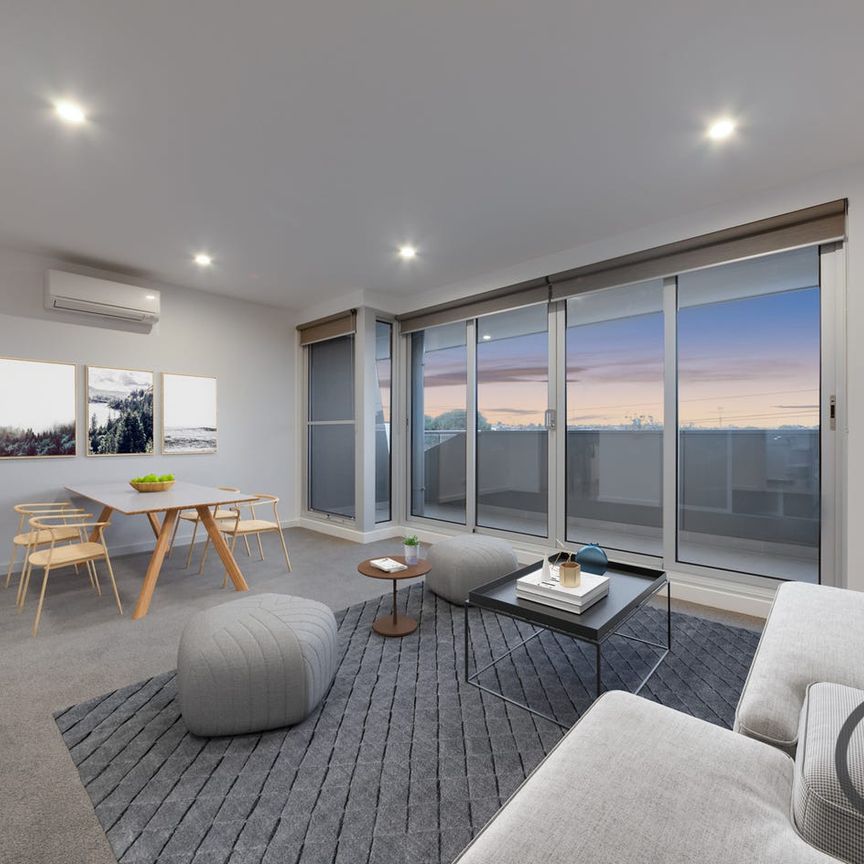 STYLISH APARTMENT IN PRIME LOCATION - Photo 1