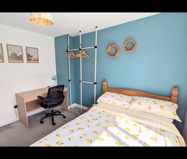 Room in a Shared House, Beeleigh Road, SM4 - Photo 4