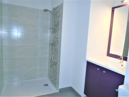 Location Appartement 2 pièces 40m² ST ANDRE DE CUBZAC 33240 - Photo 3