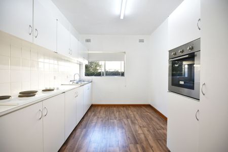 Updated Ground Floor Apartment In Concord - Water included in the rent! - Photo 5