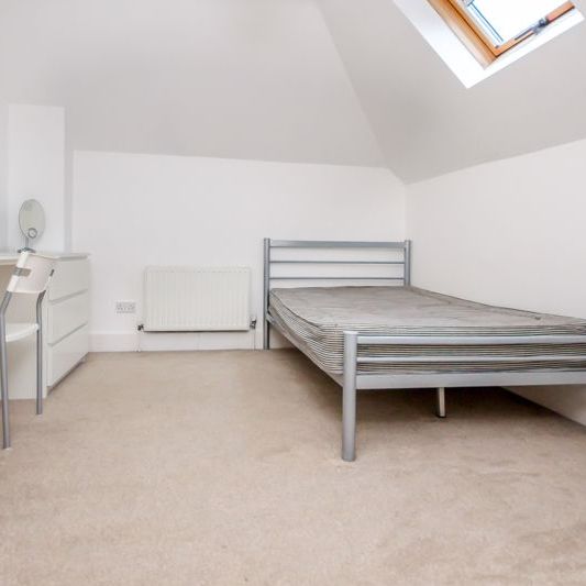 Pine Road, Bournemouth - Photo 1