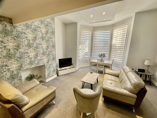 2 bedroom property to rent - Photo 1