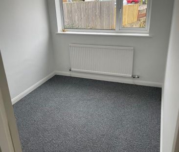 4 bedroom detached house to rent - Photo 4