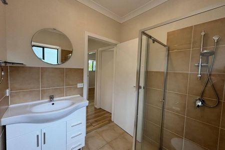 Neat & Cosy home - Photo 5