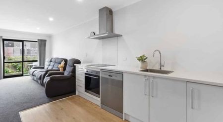 STUNNING & CONVENIENT CENTRAL LIVING! - Photo 2