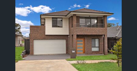 Beautiful Five Bedroom Home - Photo 2