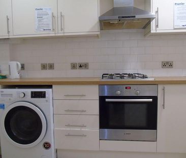 5 bedroom apartment to rent - Photo 3
