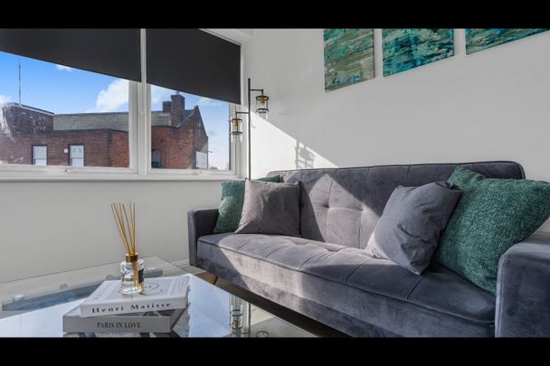 2 Bed Flat, Swan Courtyard, B26 - Photo 1