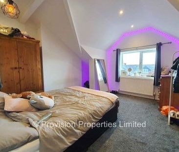 6 Bedroom Student Rentals Leeds - Photo 2