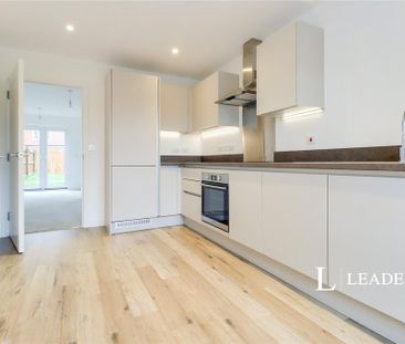 3 bedroom semi-detached house to rent - Photo 3