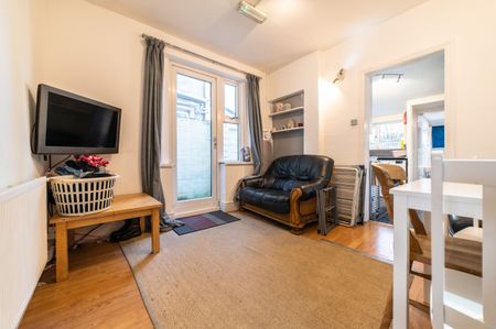 Cottrell Road, Roath - Photo 2