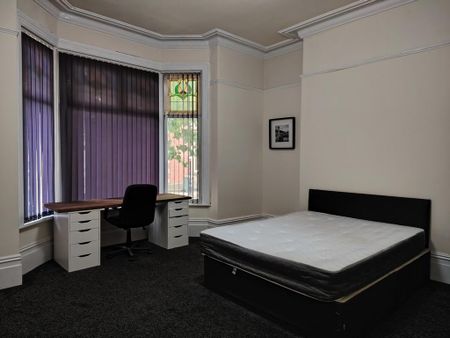 1 bedroom in a house share to rent - Photo 3