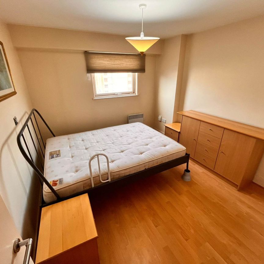 Price £1,075 pcm - Available 01/11/2025 - Furnished - Photo 1