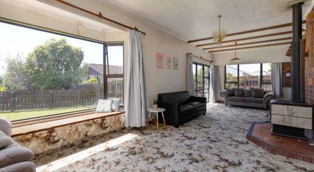 Four Bedrooms, Two Bathrooms, Double Garage - Photo 3