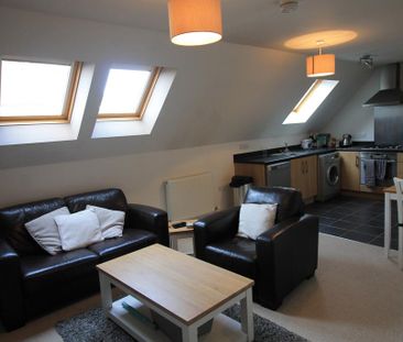 2 bedroom coach house to rent - Photo 6