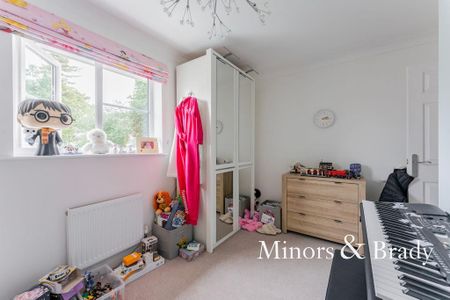 3 bedroom semi-detached house to rent - Photo 4