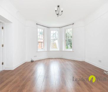 2 bed flat to rent in West Overcliff Drive, Westbourne, BH4 - Photo 2