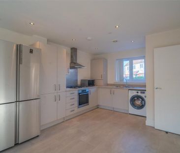 3 bedroom semi-detached house to rent - Photo 6