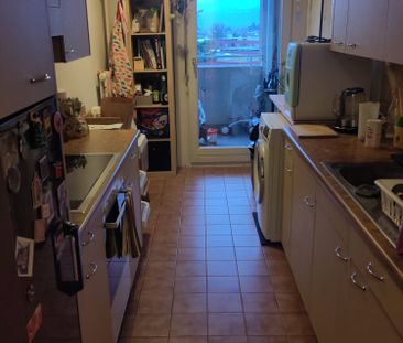 Appartement de 3.5 pièces au 5ème étage avec balcon - Photo 4