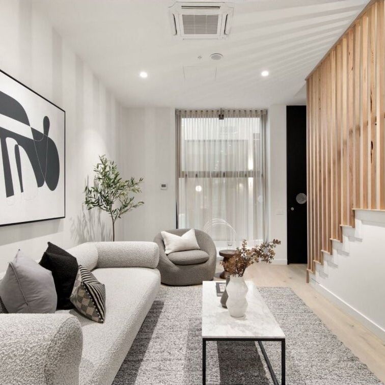 Abbotsford - Photo 1