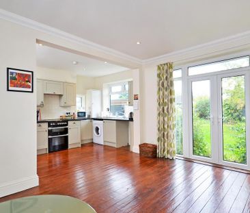 4 bedroom semi-detached house to rent - Photo 2