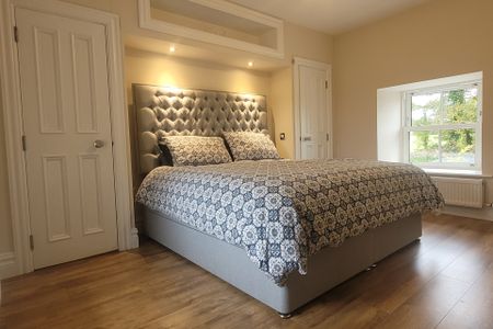 Stunning period farmouse - Photo 3