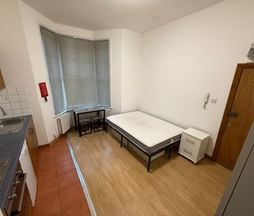 Studio Flat, Crayford Road, N7 - Photo 1