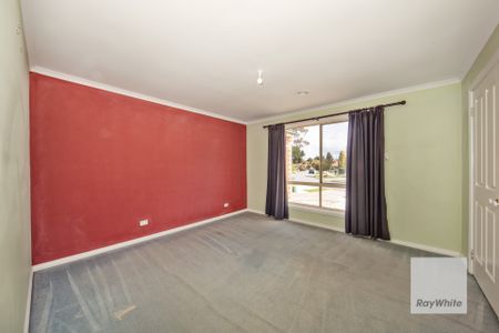 Home in a Peaceful and Convenient Keilor Downs Location - Photo 5