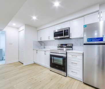 For Lease - 1051 Caven Street, Mississauga, Ontario - Photo 2