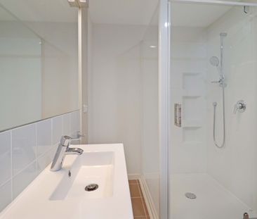 Superior Te Aro Apartment in the sought after Republic One Apartments - Photo 5