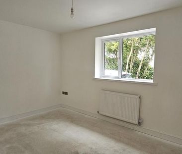 4 bedroom detached house to rent - Photo 4