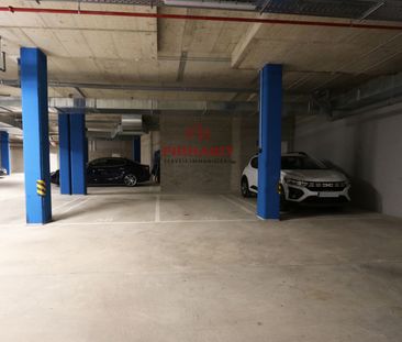 Apartamento de alquiler en Carrer de la Lloreda, Centre - Photo 3