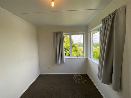 82 Cambridge Road, Hillcrest — - Photo 2