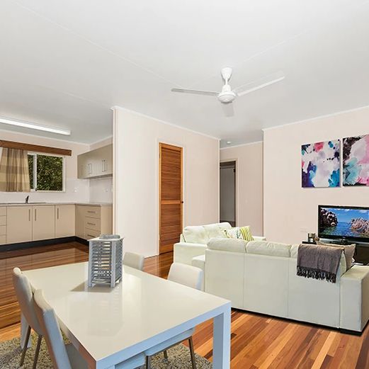 Conveniently located Duplex! - Both Units Available! - Photo 1