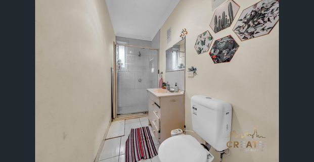 SHARED HOUSE IN PRIME FOOTSCRAY LOCATION - Photo 1