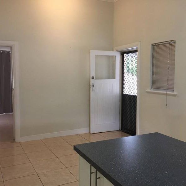 Fantastic location - Neat 3 Bedroom Home! - Photo 1