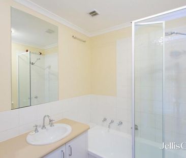 Two bedroom apartment with utilities included - Photo 5